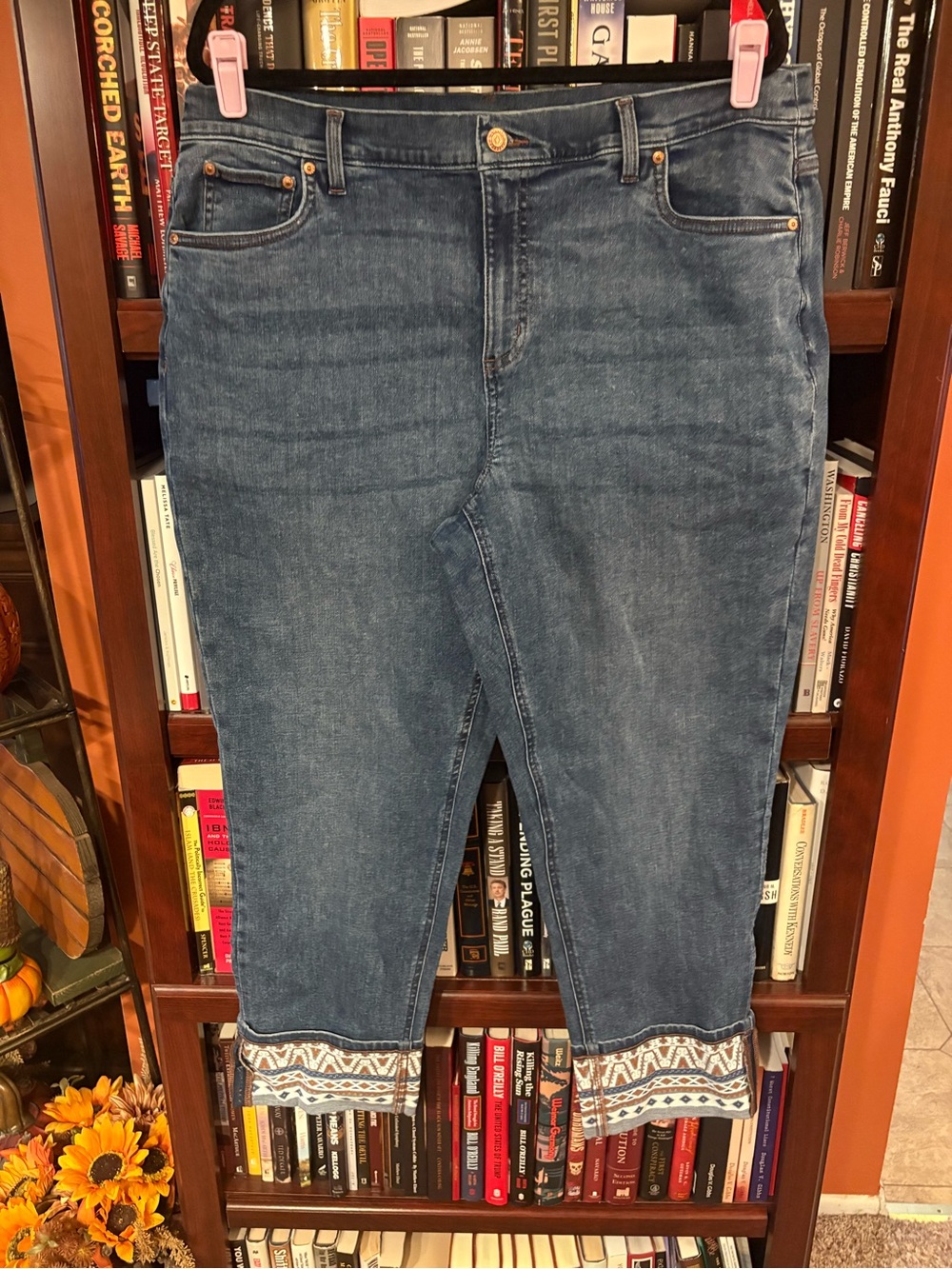 Canyon Retreat High-Rise Blue Cropped Jeans with Patterned Cuff